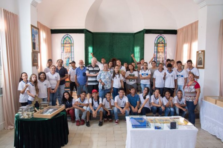 Alunos da Rede Municipal de Aquidauana visitam Museu de Arte Sacra