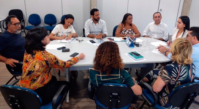 FETEMS garante com governo nova chamada e posse de Professores