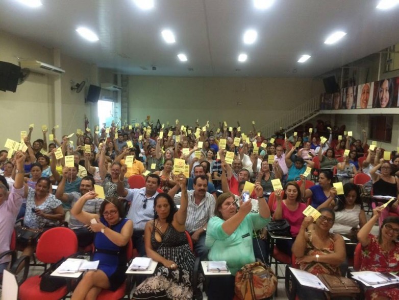 Administrativos em educação acatam abono, desde que haja incorporação