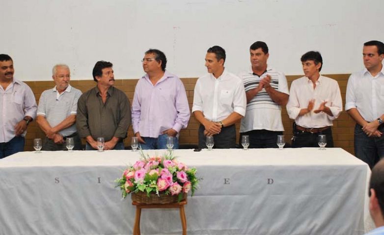Florêncio Garcia Escobar, presidente empossado, falou da responsabilidade em continuar fazendo com que o SIMTED – Aquidauana, seja essa entidade vibrante e representativa dos seus filiados. (Foto: Robson Tavares)
