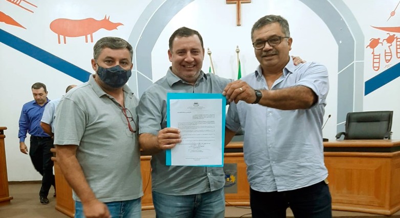 Câmara aprova e prefeito sanciona lei do reajuste salarial